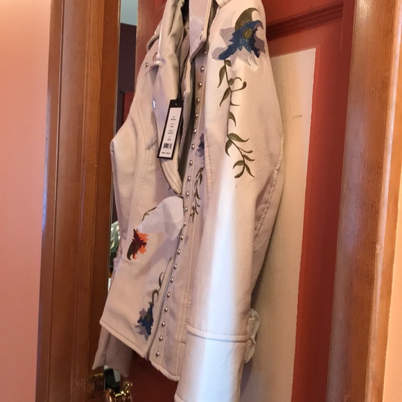 Artificial Leather Embroidered Moro Jacket - Picture 3 of 12